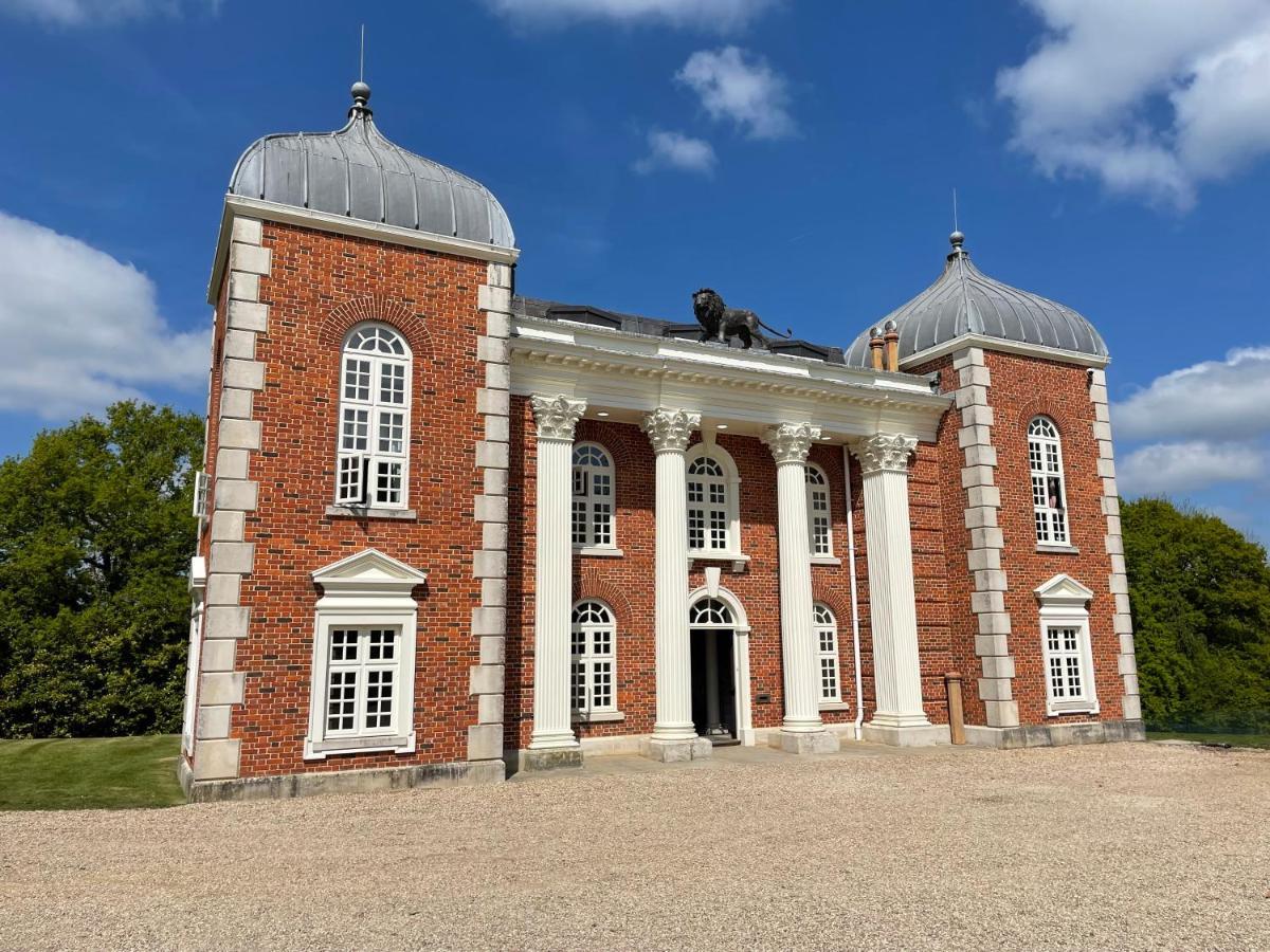 Eastwood Observatory: 12 Bedrooms, Swimming Pool And Tennis Court Hailsham Buitenkant foto