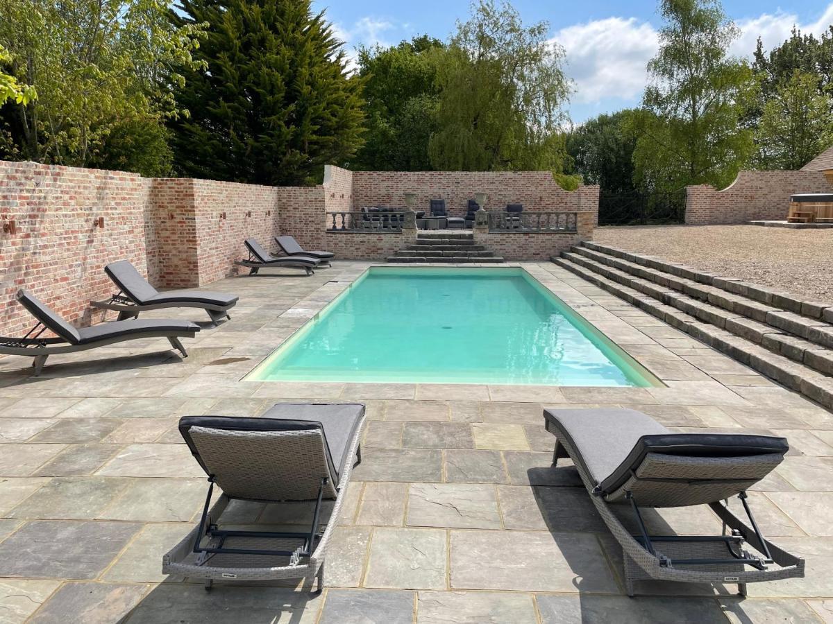 Eastwood Observatory: 12 Bedrooms, Swimming Pool And Tennis Court Hailsham Buitenkant foto